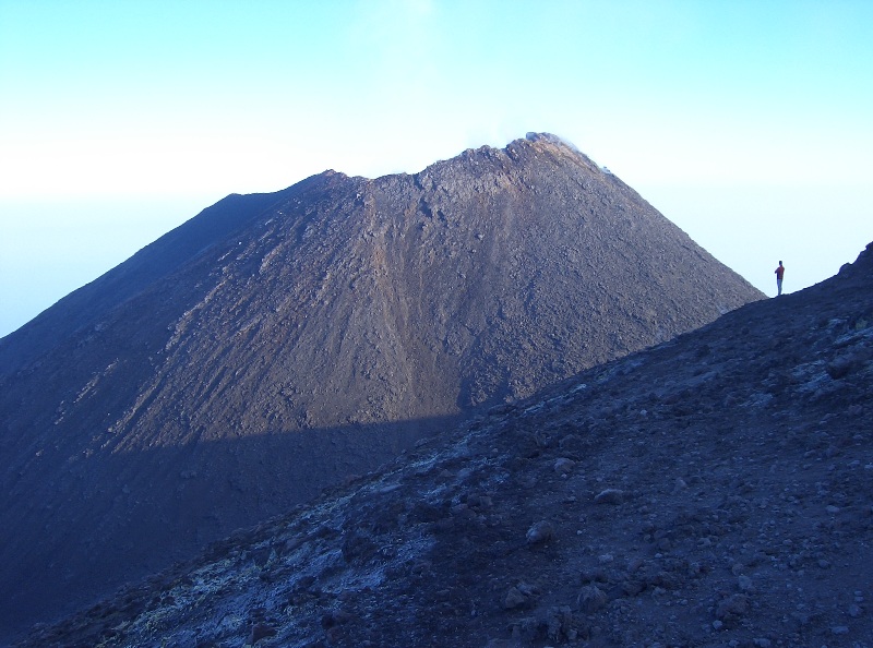 Etna, crateri sommitali, al cospetto del S.E. Etna, crateri sommitali, al cospetto del S.E.