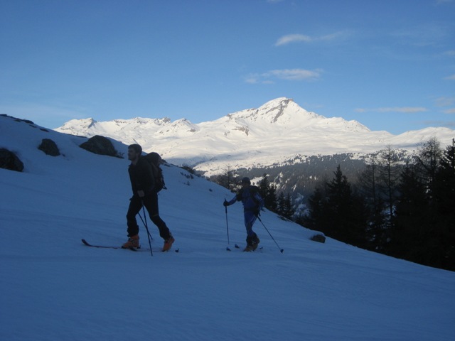 Marco e Mauro, sullo sfondo il Piz Beverin