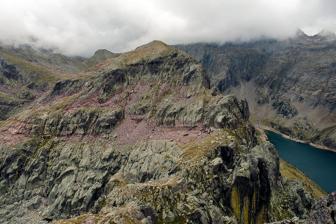 ROCCE COLORATE AL PIZZO DEL BECCO ROCCE COLORATE AL PIZZO DEL BECCO