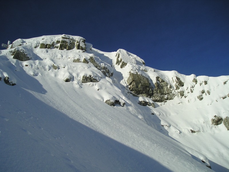 Corno alle Scale, Parete Est, primo sperone, vista sul canalone dei Bolognesi