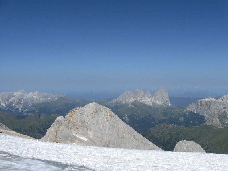 PENIA A SX CATINACCIO CENTRO SASSO LUNGO SX SELLA E IN PRIMO PIANO GRAN VERNEL
