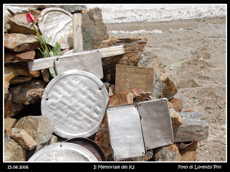 Pakista - Meroriale del K2 Pakista - Meroriale del K2