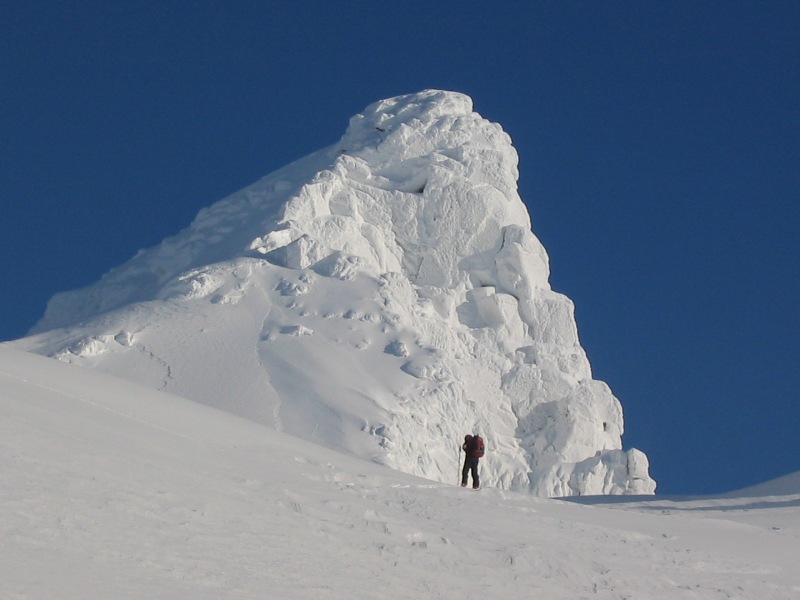 bizzarre architetture verso il colle del Gejitgalien bizzarre architetture verso il colle del Gejitgalien