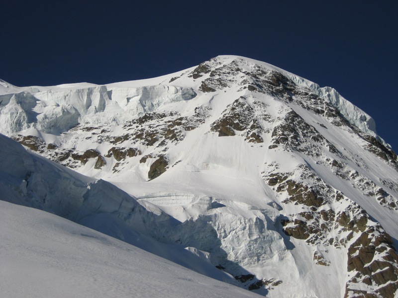 la porzione sommitale del versante NW del Breithorn Occidentale