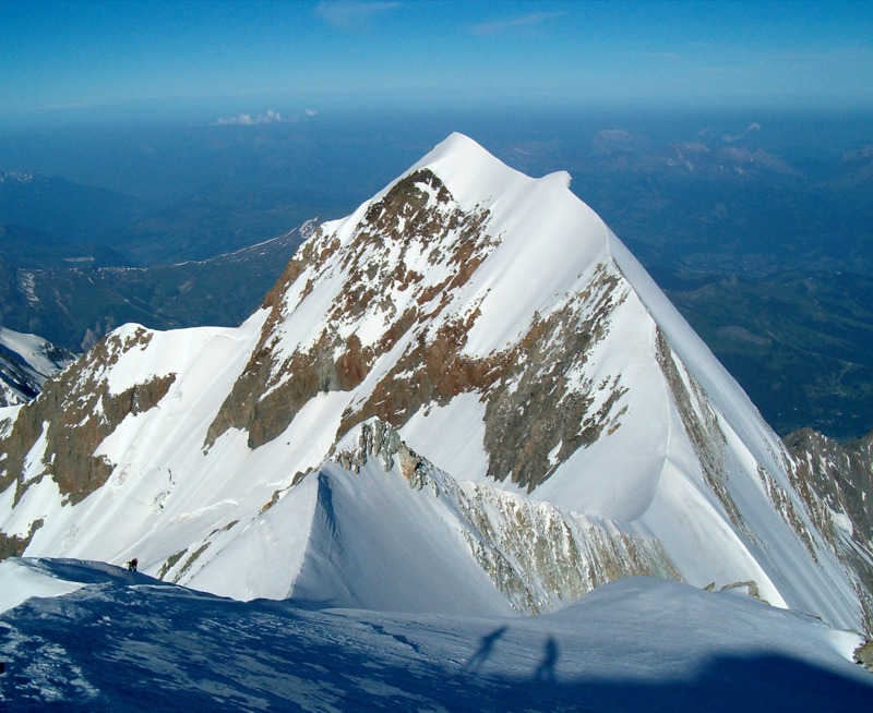 Verso il Dome du Gouter con sullo sondo la Bionnassay