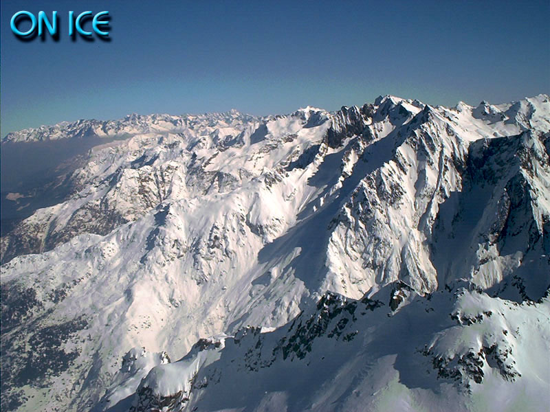 Rodes: panorama verso le cime del Druet Rodes: panorama verso le cime del Druet
